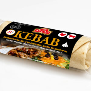 Kebab drobiowo-wołowy w picie z warzywami i sosem czosnkowym